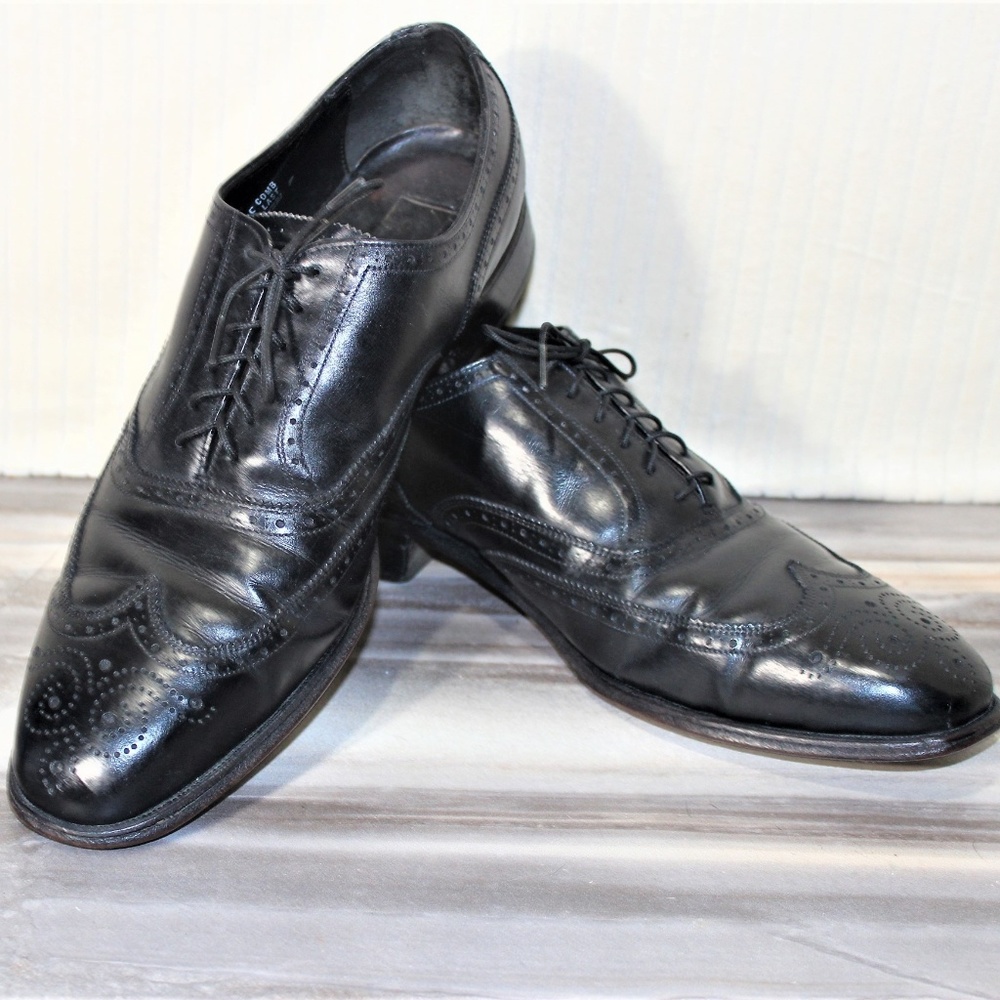 CLASSIC COLLECTION Wingtip Shoes-SZ 9C (NARROW)
